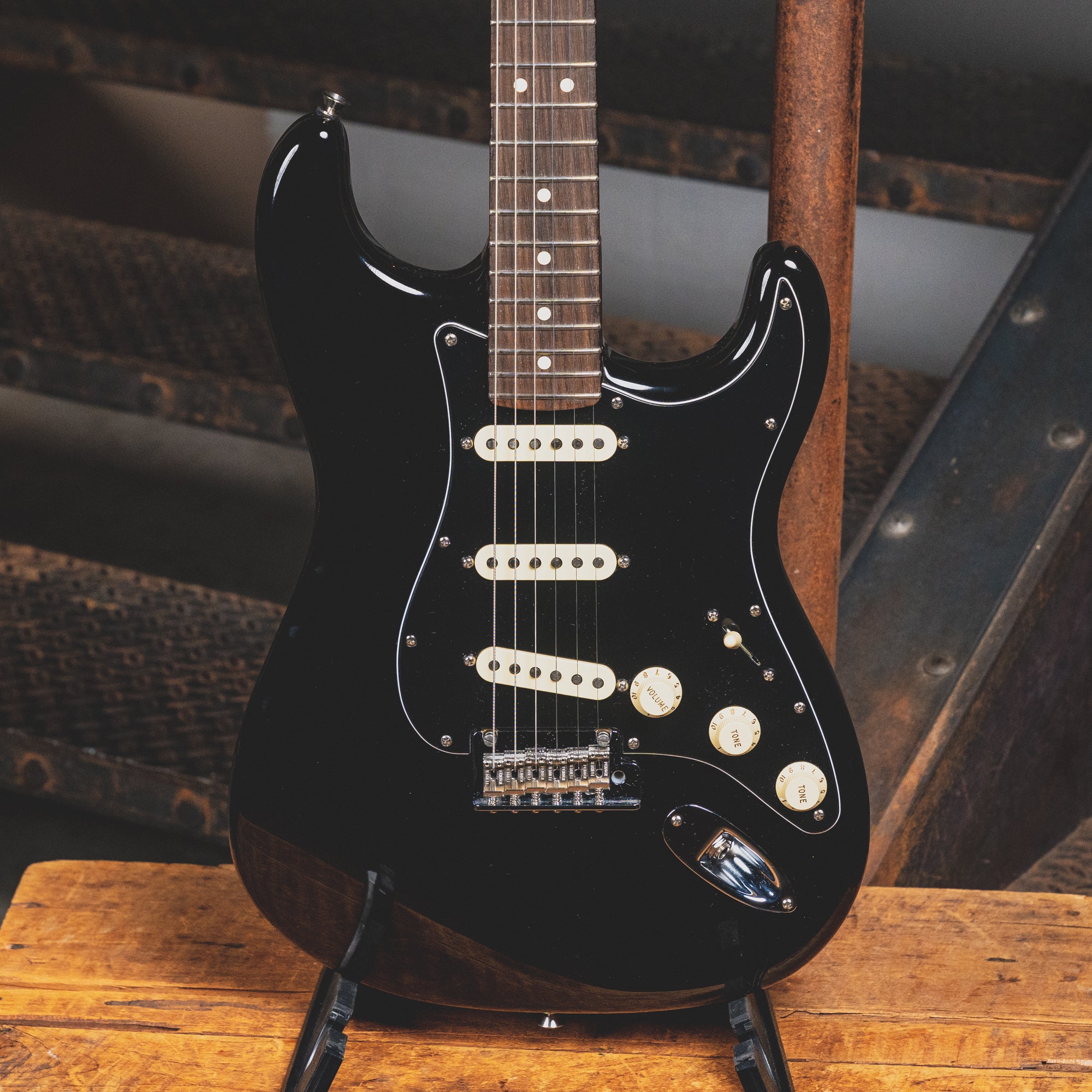 FENDER STRATOCASTER AMERICAN SPECIAL HSS FENDER STRATOCASTER AMERICAN SPECIAL HSS
