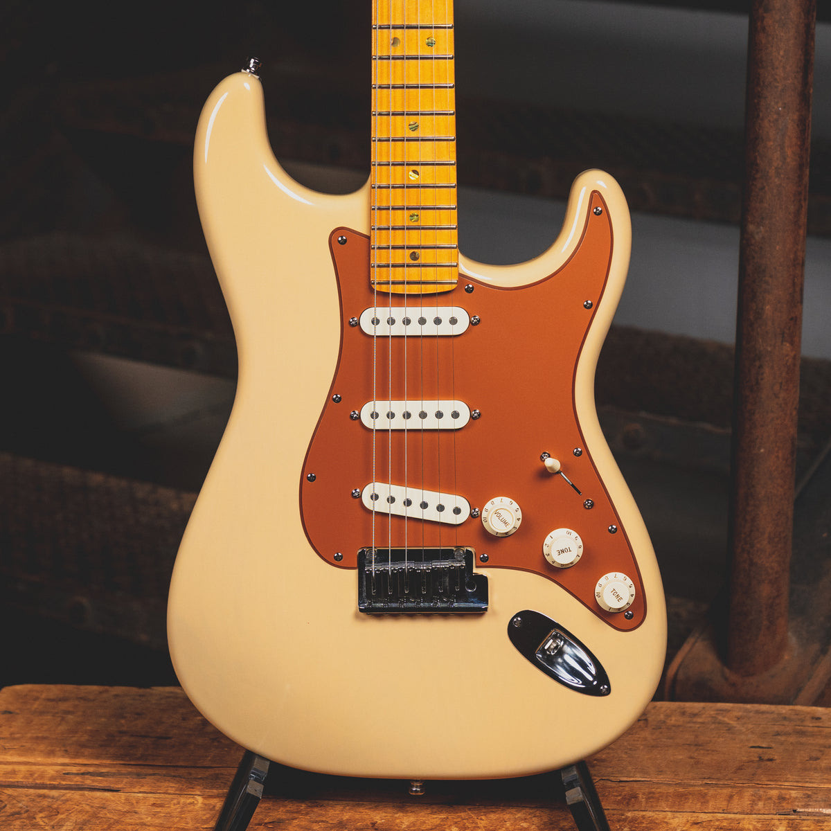 2006 Fender American Deluxe Stratocaster Electric Guitar, Honey Blonde w/ OHSC - Used