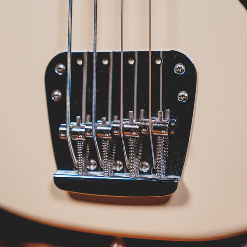 2006 Fender CIJ Mustang Bass Olympic White w/Bag Used