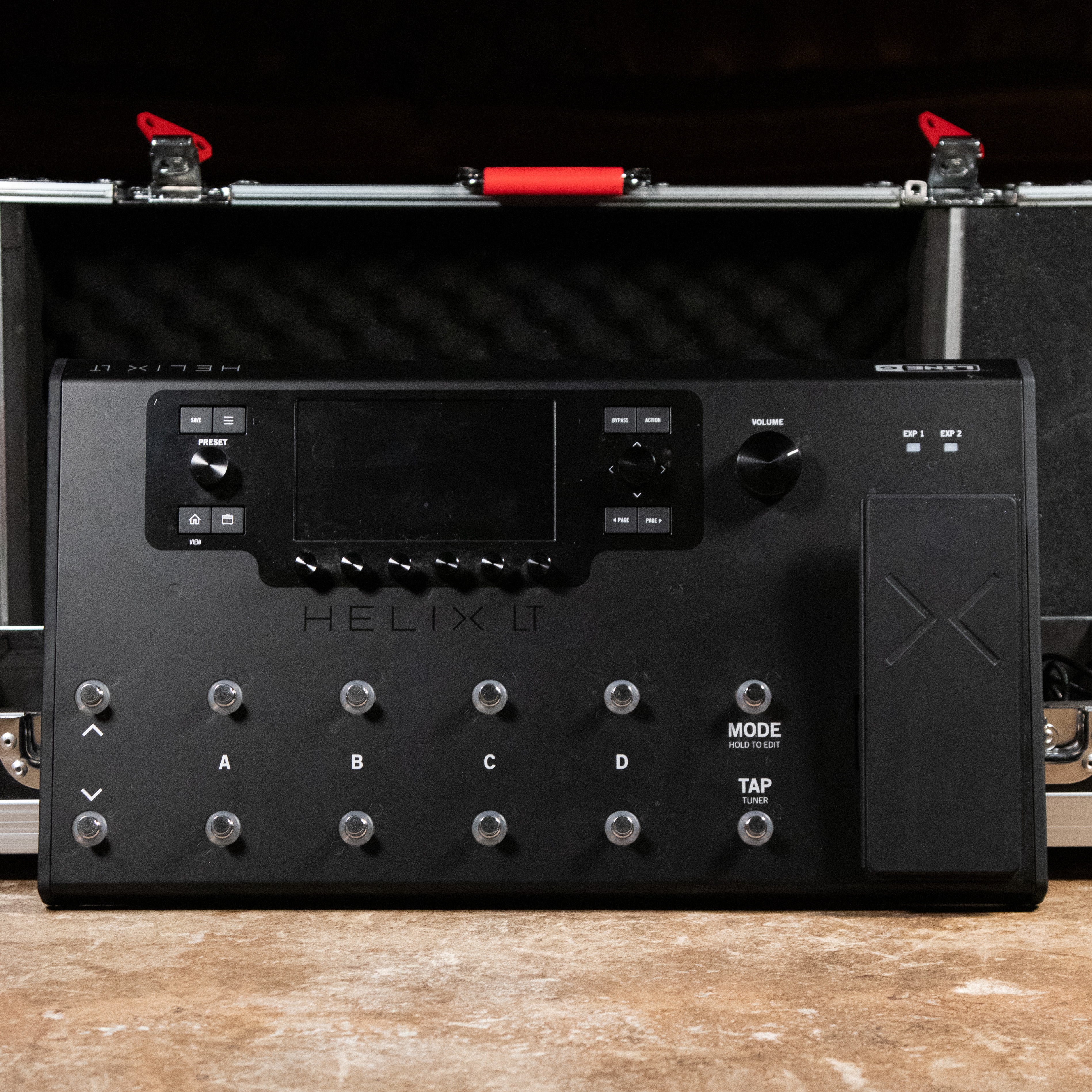 Line 6 Helix LT Multi Effect Pedal Floorboard w/Gator Tour Case - Used