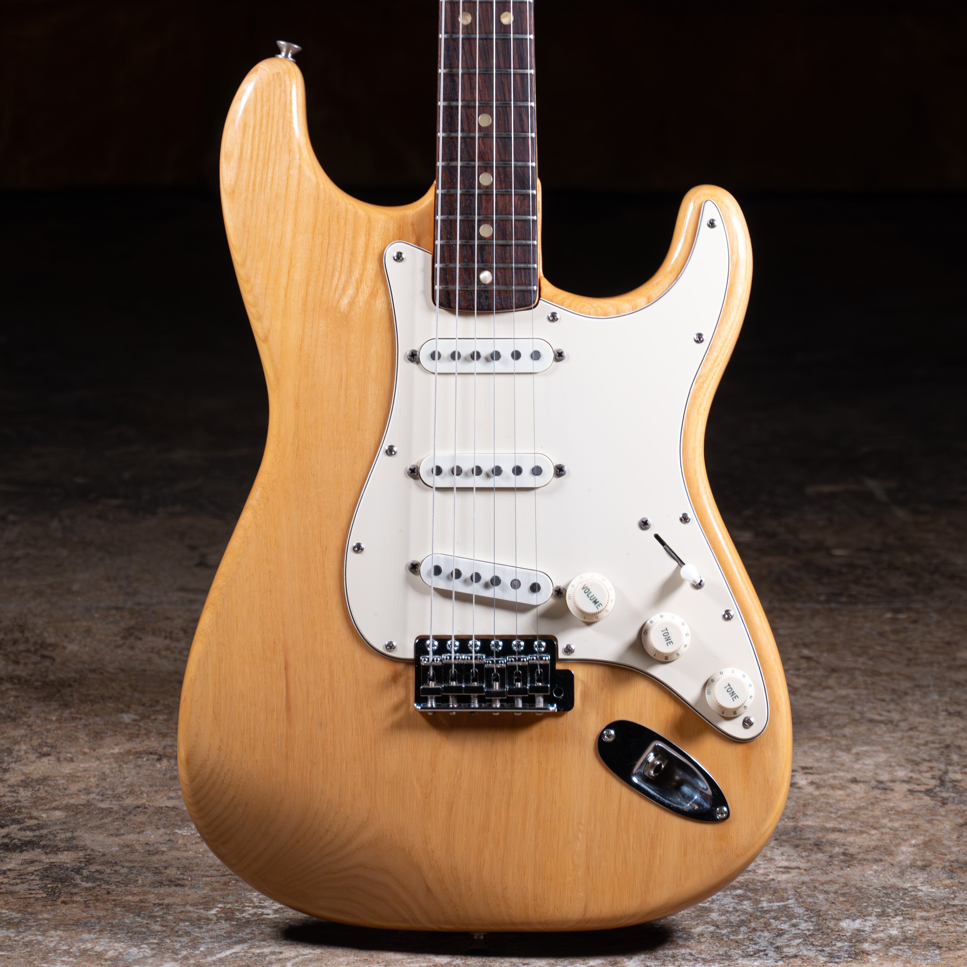 Fender Stratocaster ナチュラル 1973 Fender Stratocaster Electric Guitar, Natural Refin w/OHSC - Used