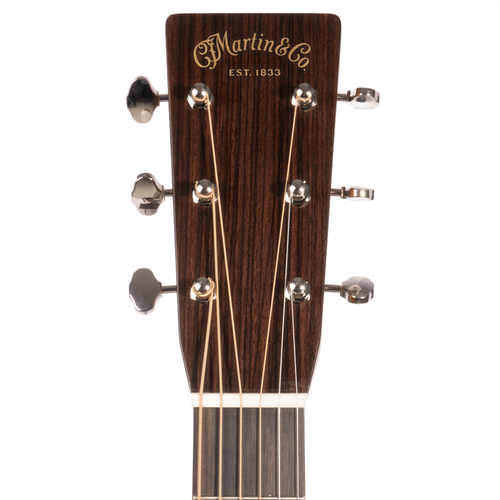 Martin Standard Series HD-28e, Spruce Top, East Indian Rosewood Back/Sides w/Fishman Electronics