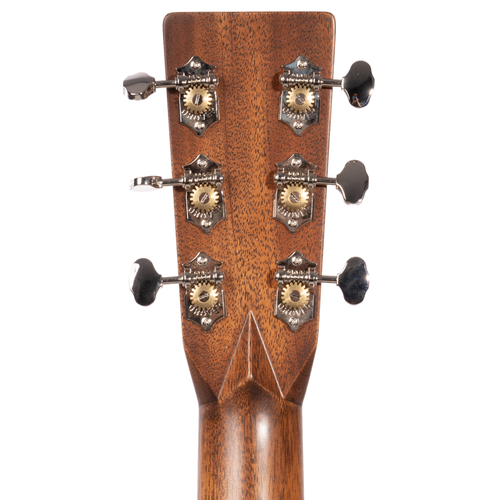 Martin HD-28 Dreadnought Acoustic Guitar, Spruce Top Rosewood Back/Sides