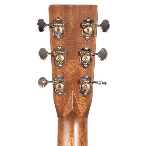 Martin Custom Shop D Dreadnought Acoustic Guitar, 28-Style, Sitka Spruce Bearclaw/Quilted Mahogany