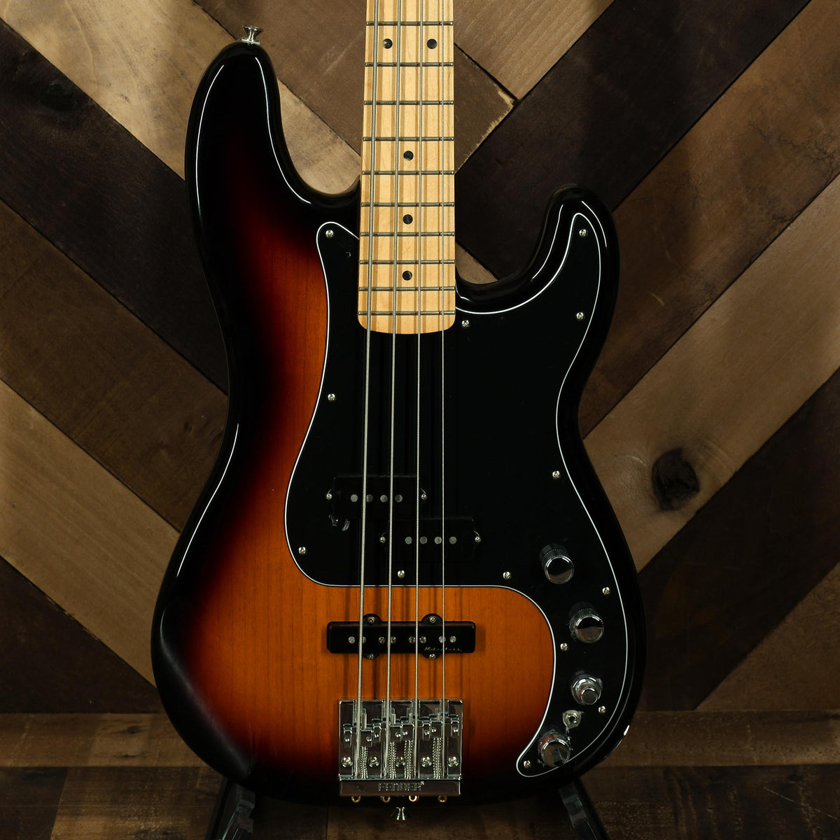 Fender Deluxe Active Precision Bass Special, Maple, 3-Tone Sunburst - Used