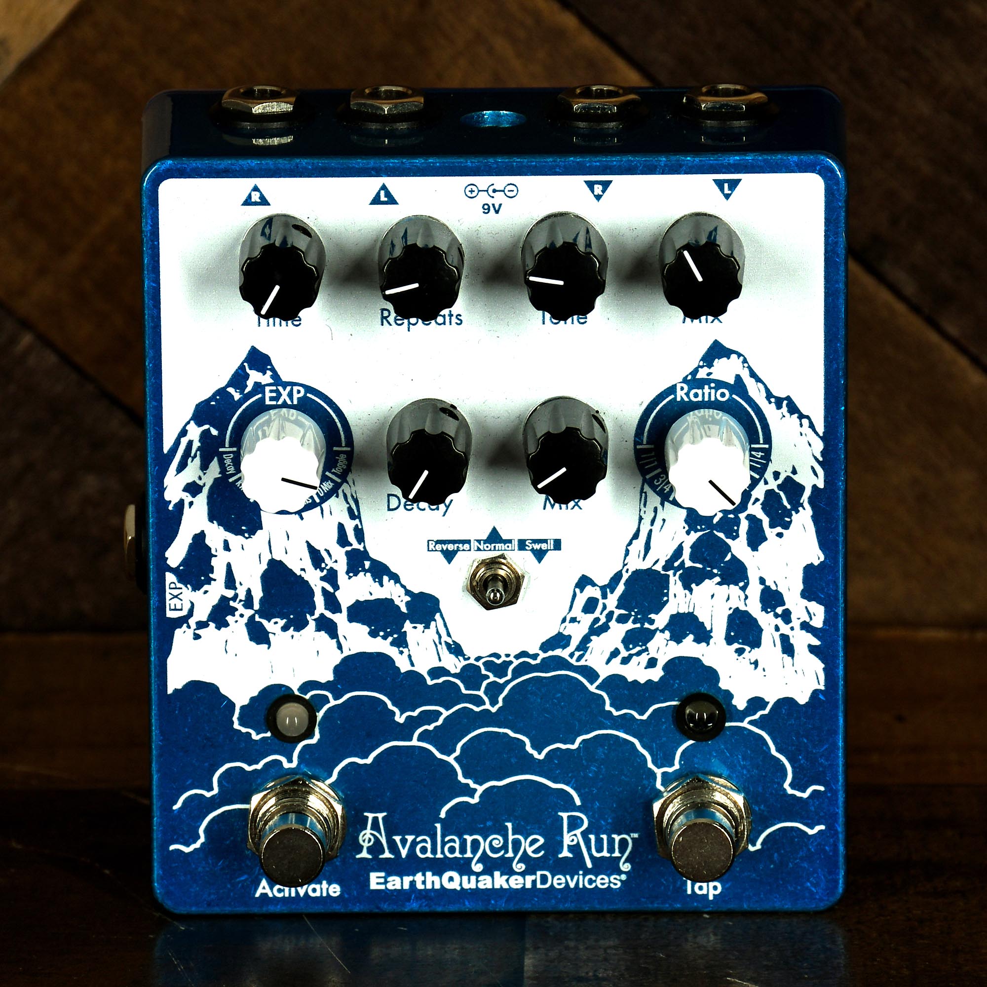 EarthQuaker　Devices　Avalanche