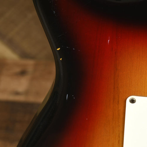 Fender '77 Strat 3-Tone Sunburst With OHSC - Used