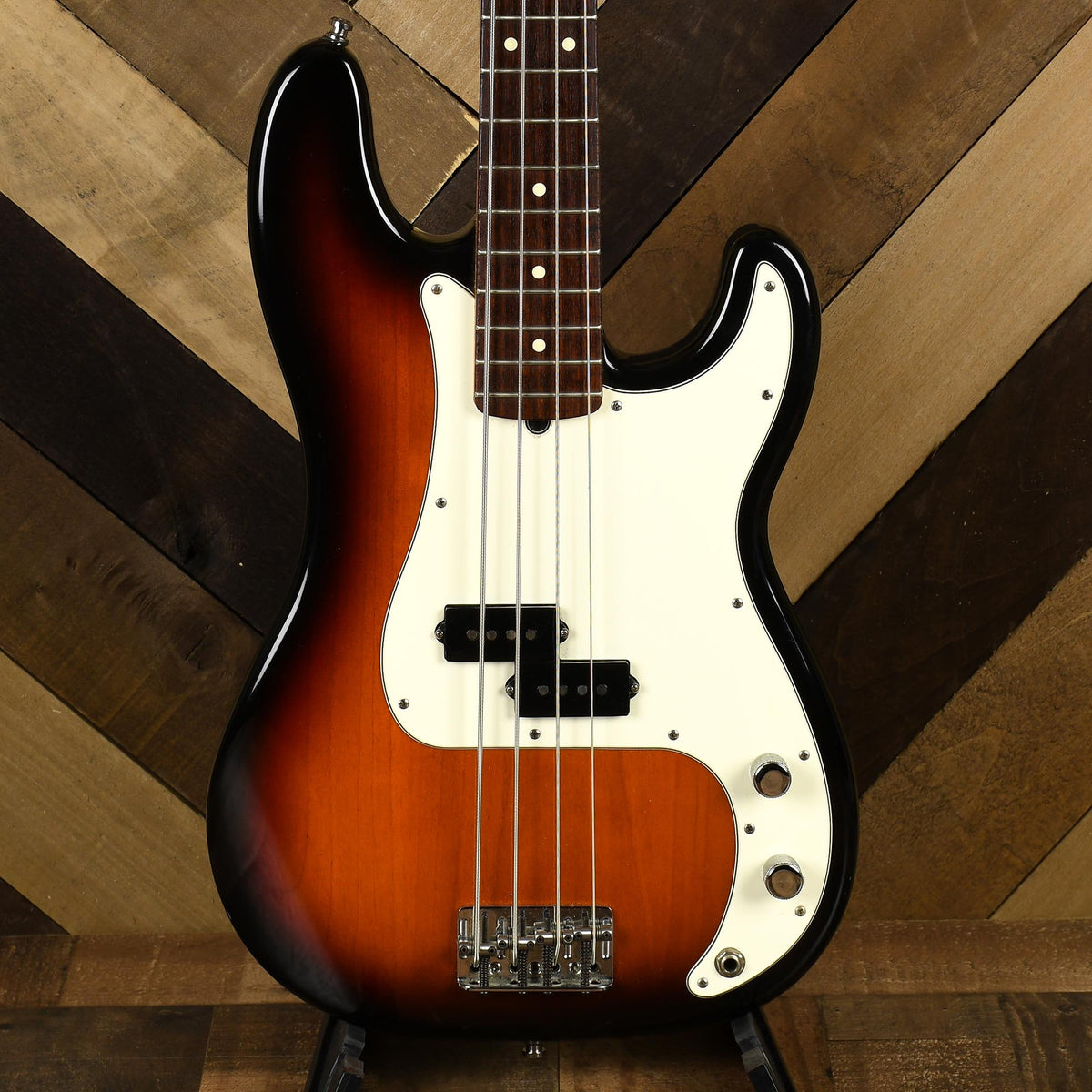 Fender 2001 Am Series P-Bass 3 Tone Sunburst No Case - Used