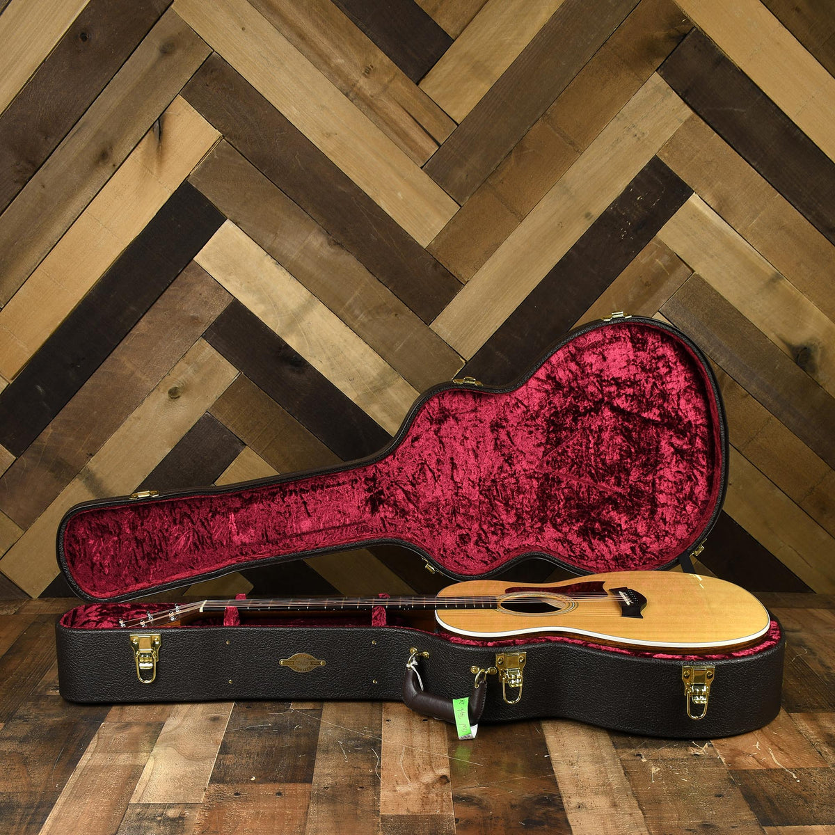 Taylor 214E DLX Grand Auditorium With OHSC - Used
