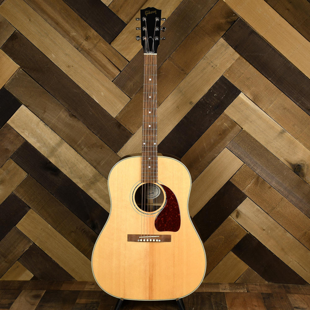Gibson 2017 J15 With OHSC - Used