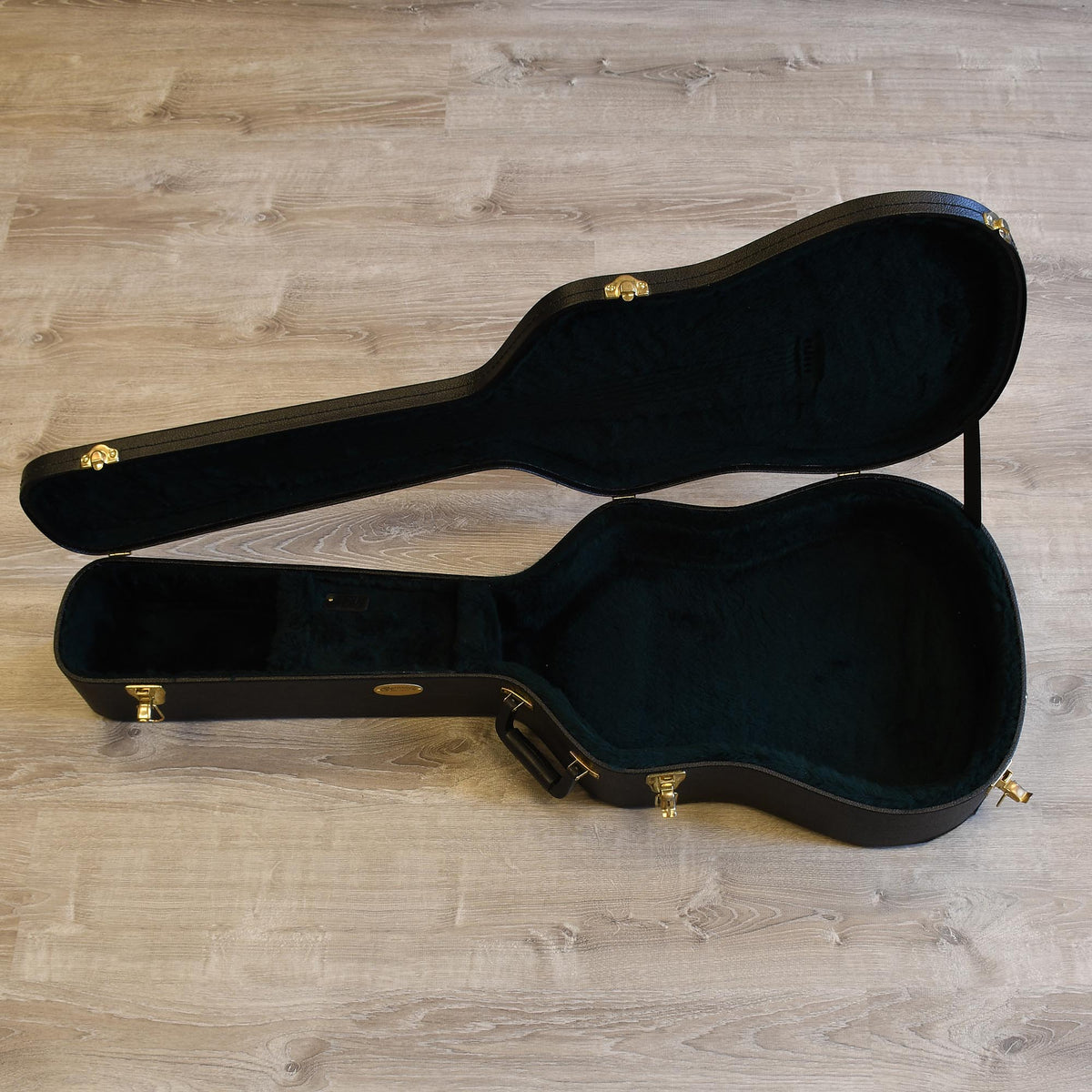 Martin Dreadnought Hard Shell Case - Used