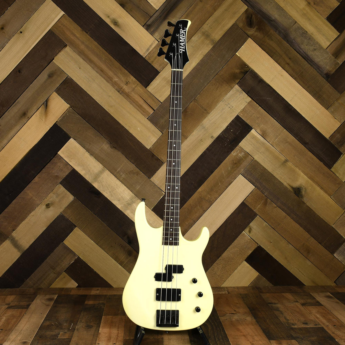 Hamer 1988 Chaparral Bass White With OHSC - Used