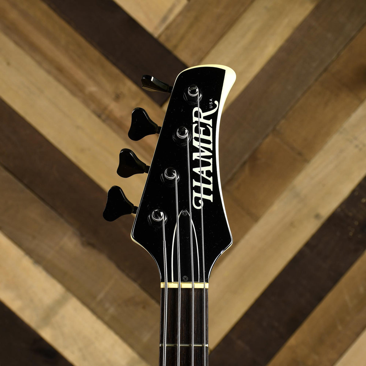 Hamer 1988 Chaparral Bass White With OHSC - Used