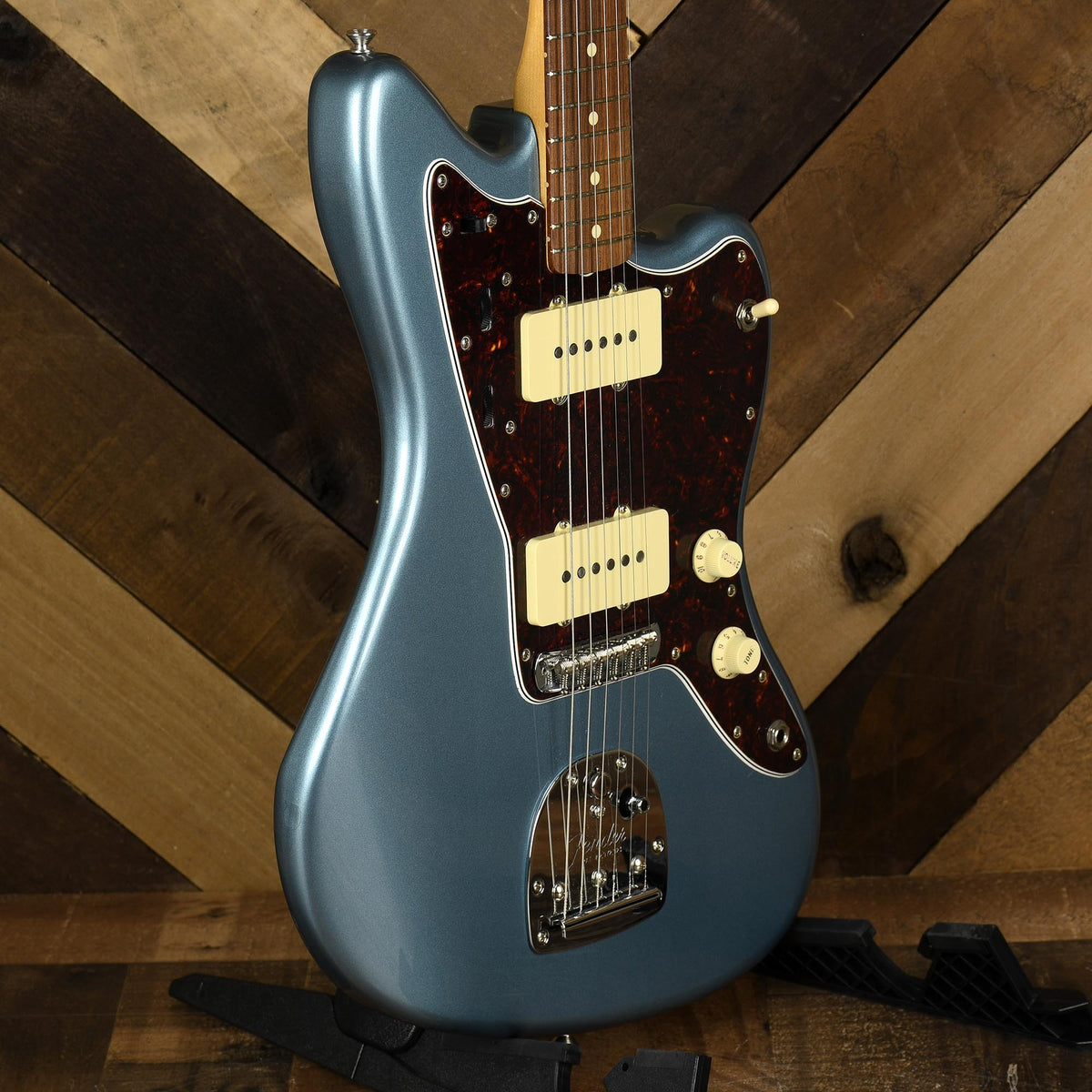 Fender Vintera '60s Jazzmaster Pau Ferro, Ice Blue Metallic - Used