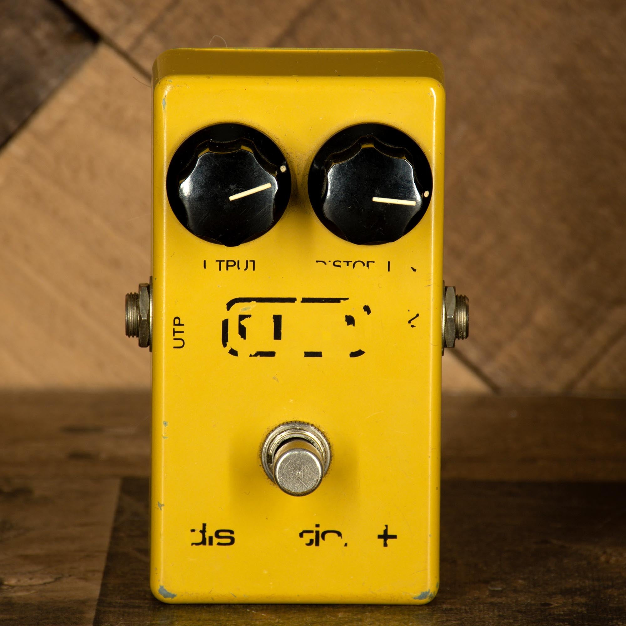 mxr distortion pedal MXR 1980 MX104 Distortion Plus Block Logo