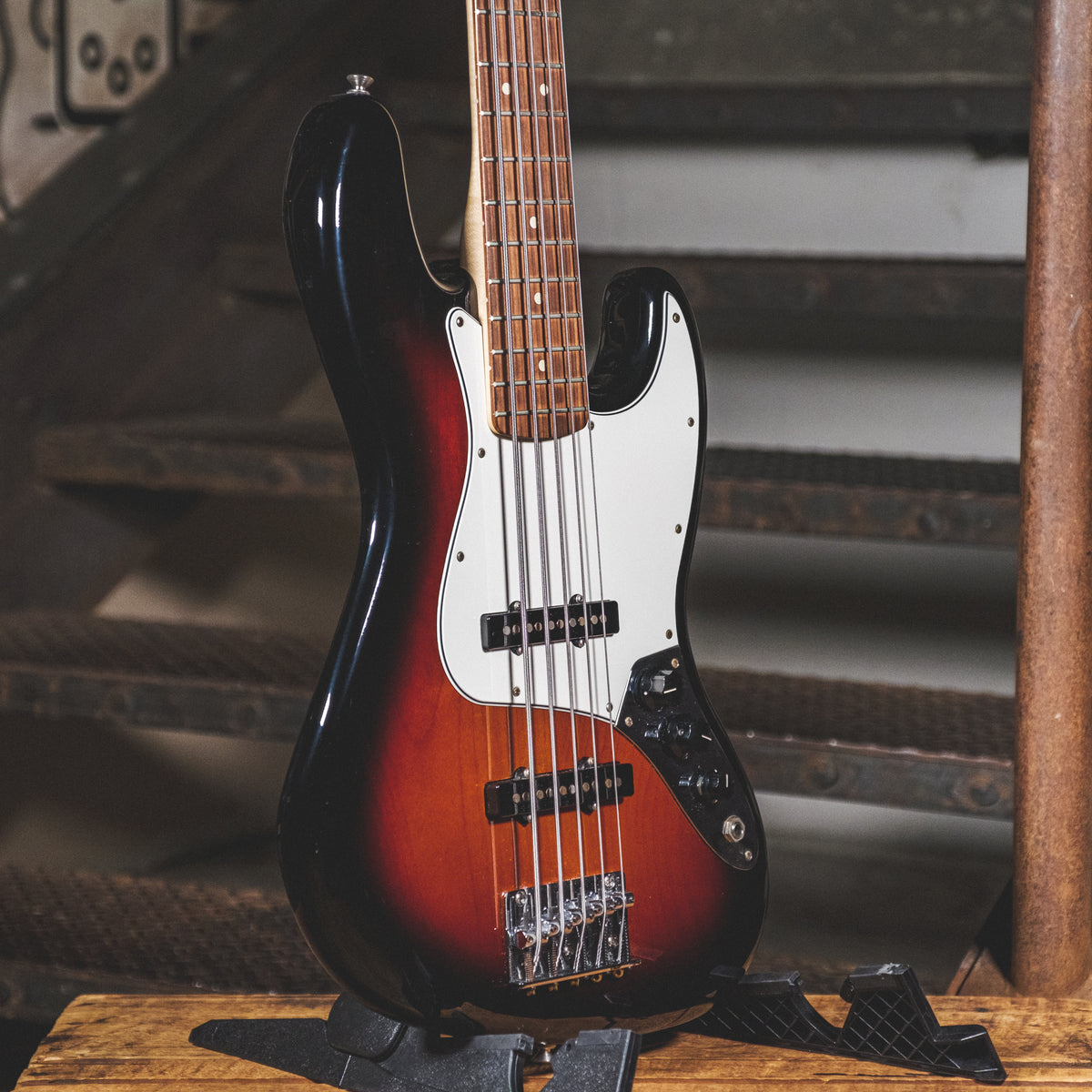 Fender 2020 Player V Jazz Bass, 3 Tone Sunburst - Used
