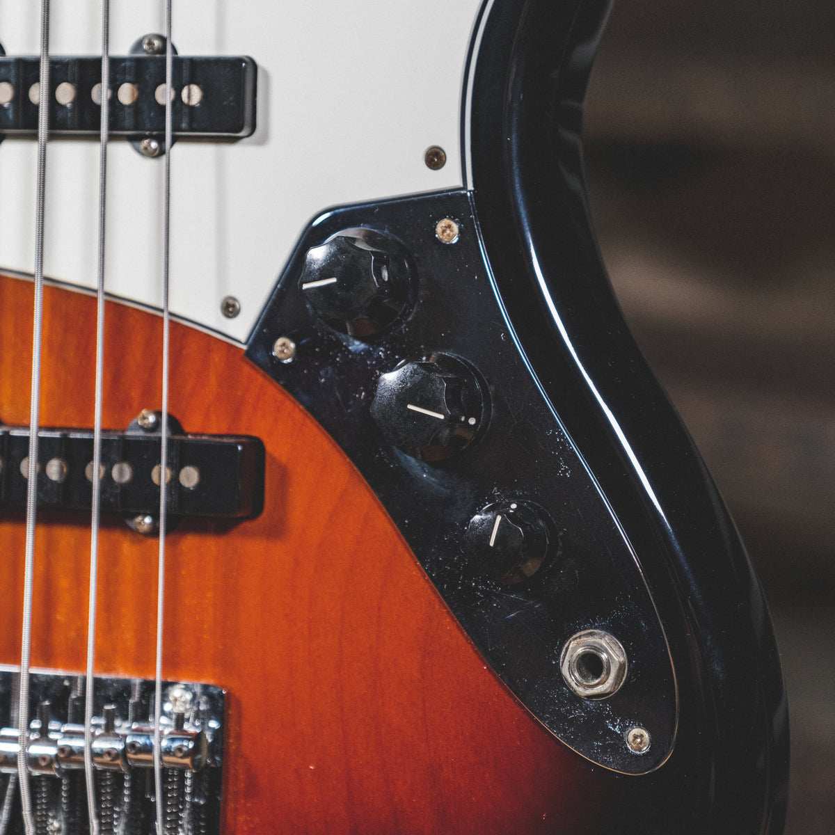 Fender 2020 Player V Jazz Bass, 3 Tone Sunburst - Used