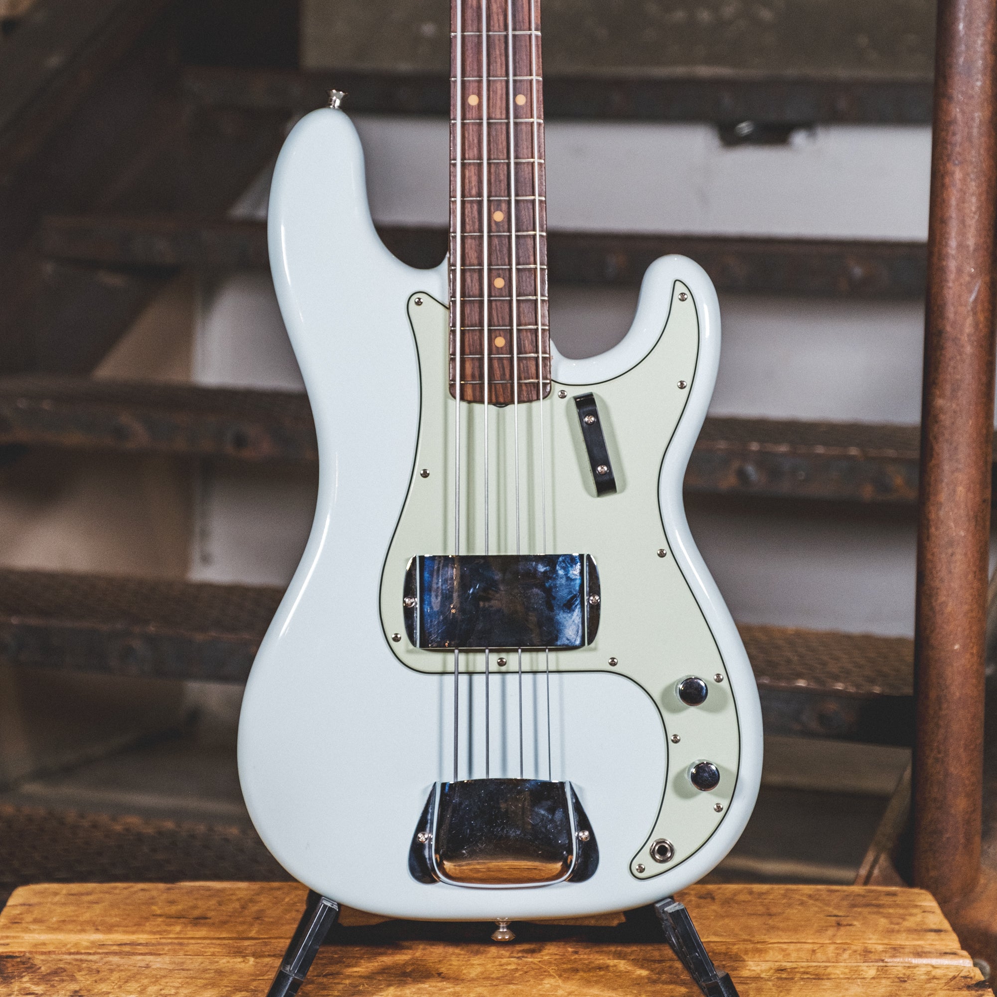 Fender American Vintage Reissue '63 Precision Bass, Sonic Blue