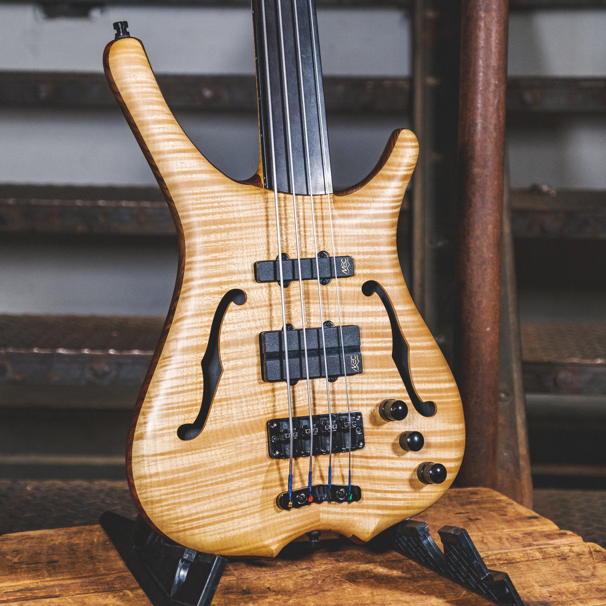 Warwick 2008 Infinity F-Hole Fretless Flamed Maple With Gig Bag - Used
