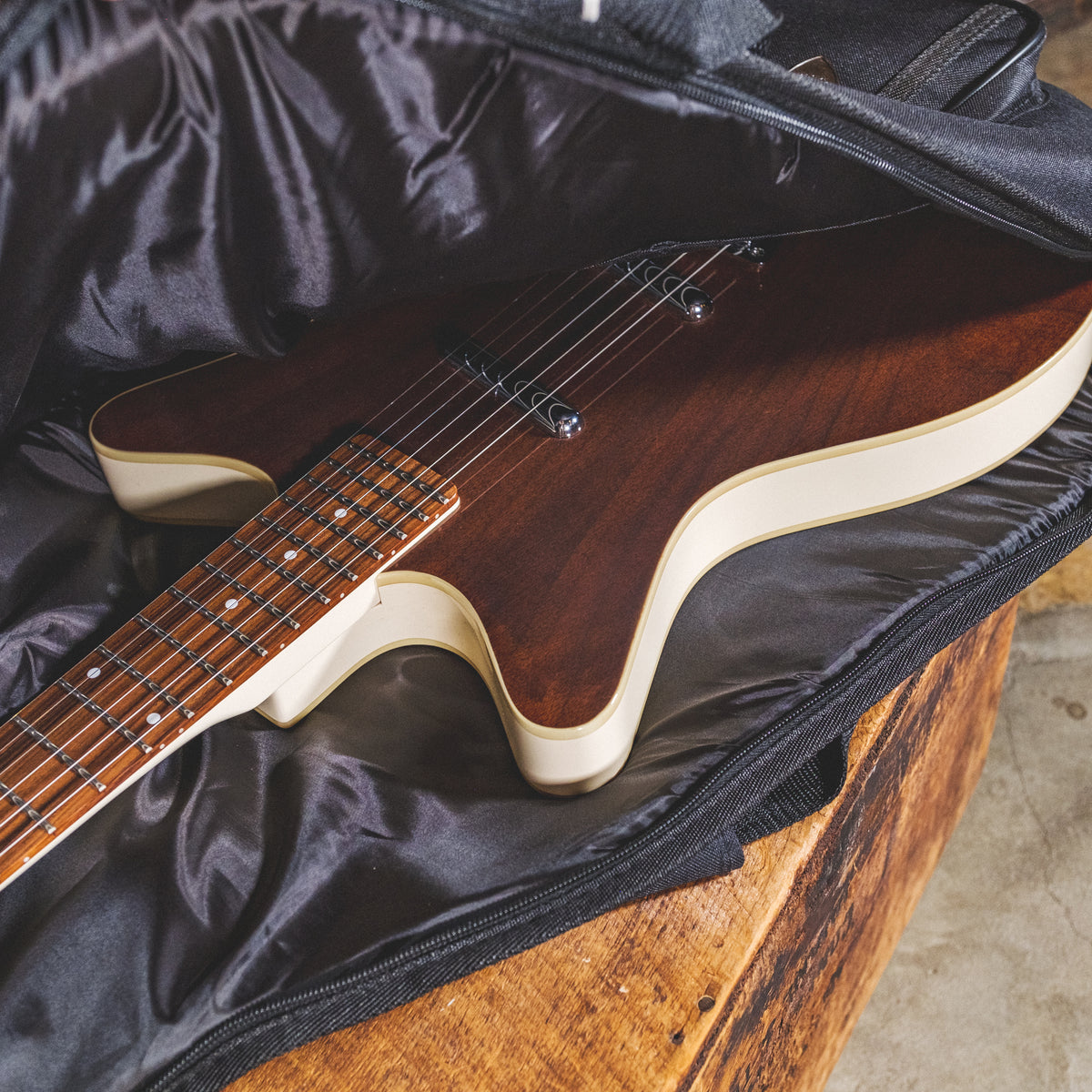 Danelectro D59 Divine Dark Walnut With Gig Bag - Used