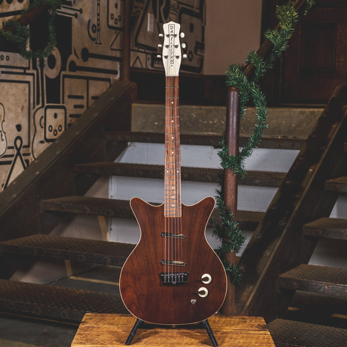 Danelectro D59 Divine Dark Walnut With Gig Bag - Used