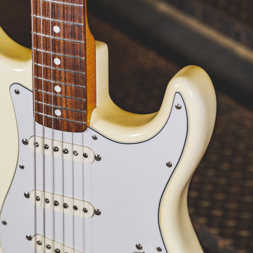 Fender 2012 American Vintage '62 Stratocaster, Olympic White With HSC - Used