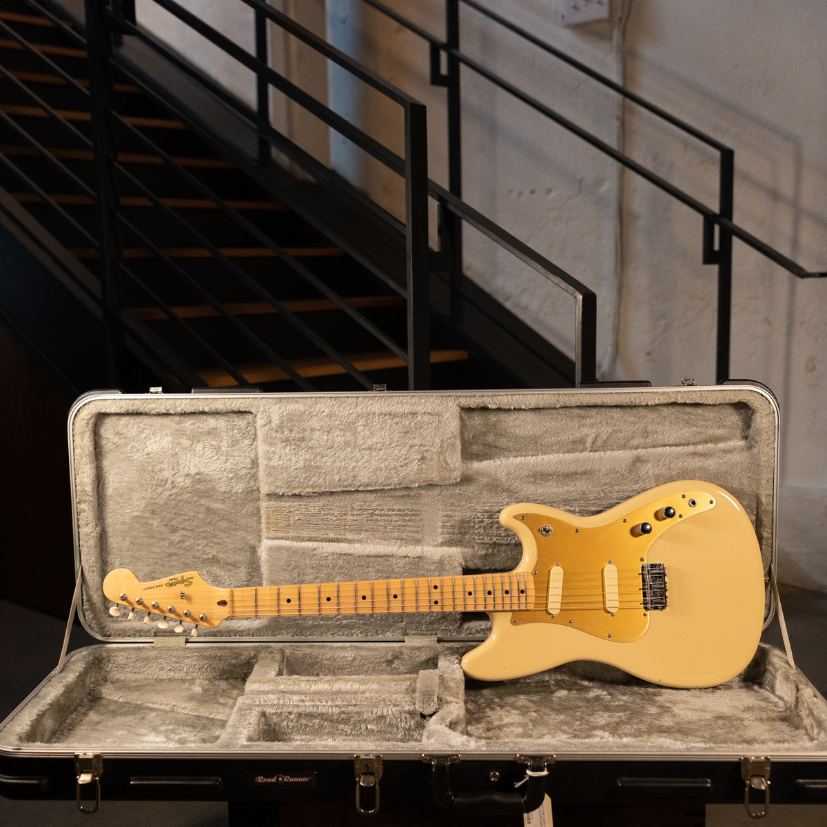 Squier 2008 Classic Vibe Duo-Sonic, Desert Sand With Case - Used