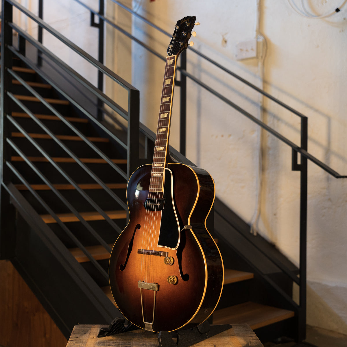 Gibson 1950 ES-150 Electric Guitar, Sunburst With OHSC - Used