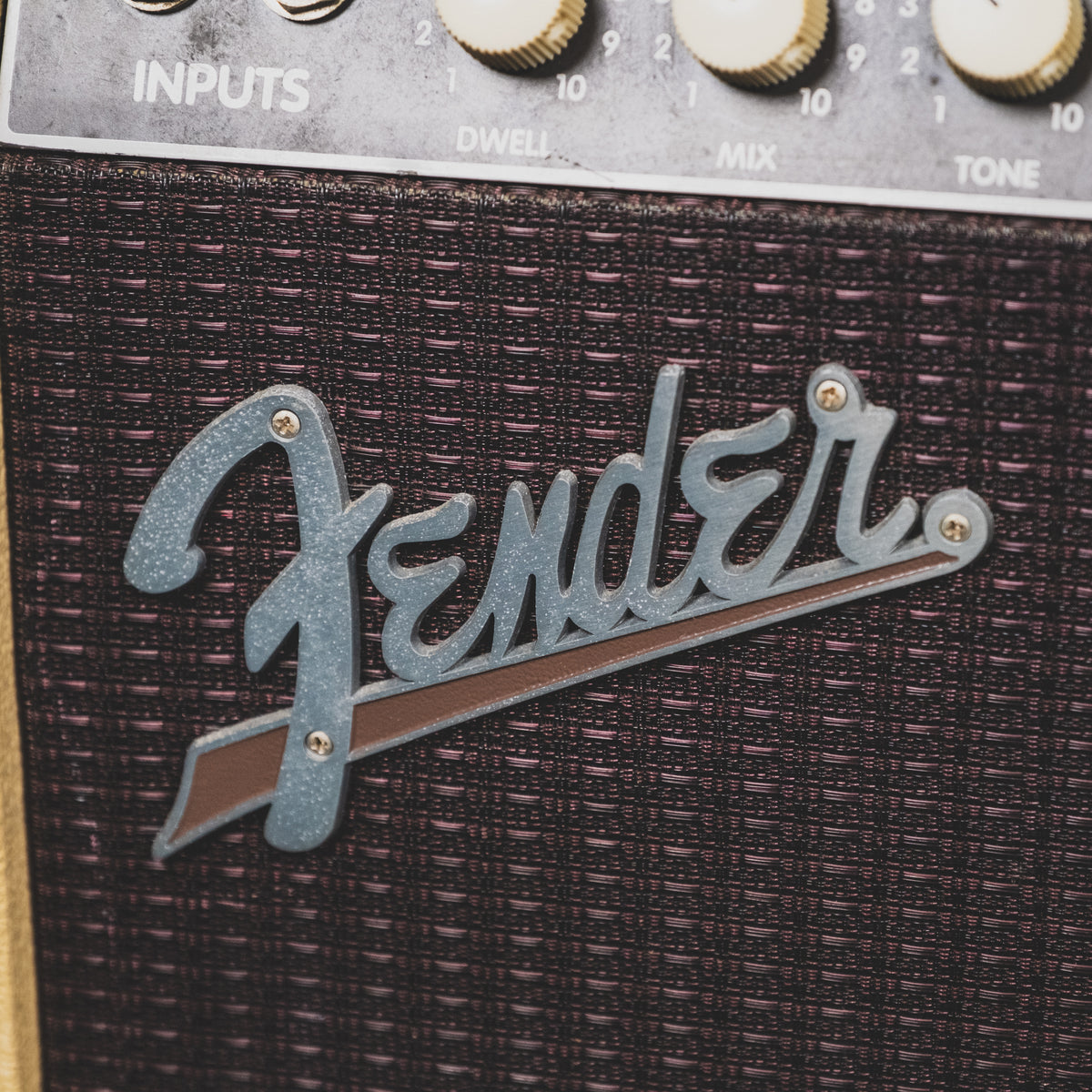 Fender 2000 Vibro King Blonde Tube Combo Guitar Amplifier - Used
