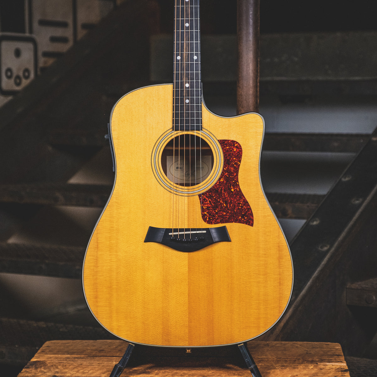 Taylor 1999 310-CE Acoustic Guitar, Natural With OHSC - Used