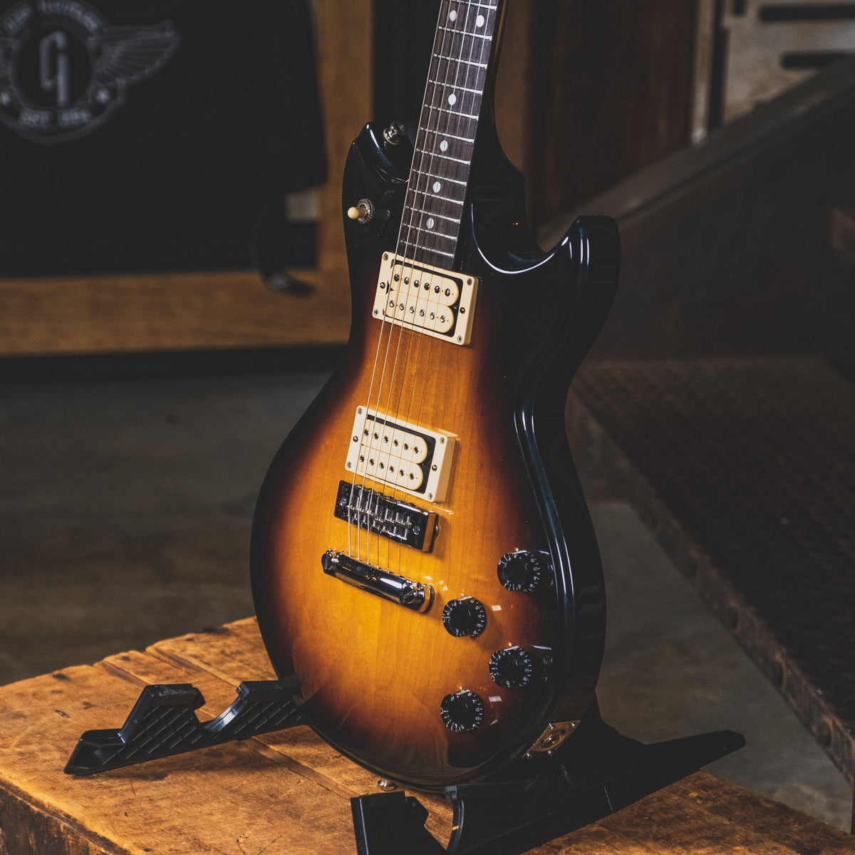 Westbury 1980's Deluxe Electric Guitar, Tobacco Burst With OHSC - Used