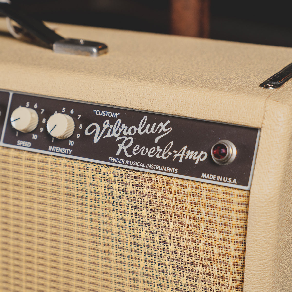Fender 1995 Custom Vibrolux Reverb Combo Amplifier, Blonde With Slip Cover - Used