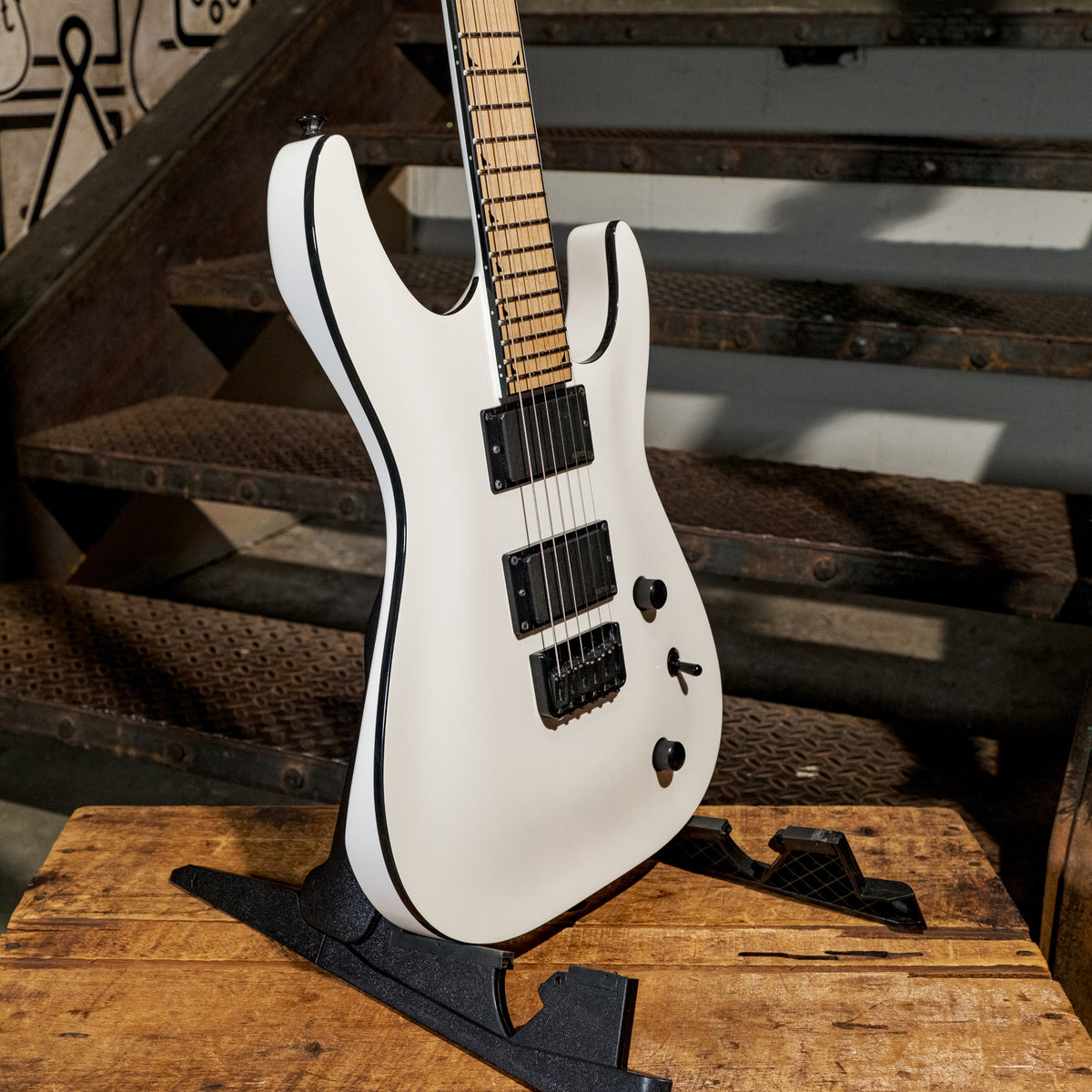 Jackson X-Series Slathxmg (M) 3-6 Soloist White - Used