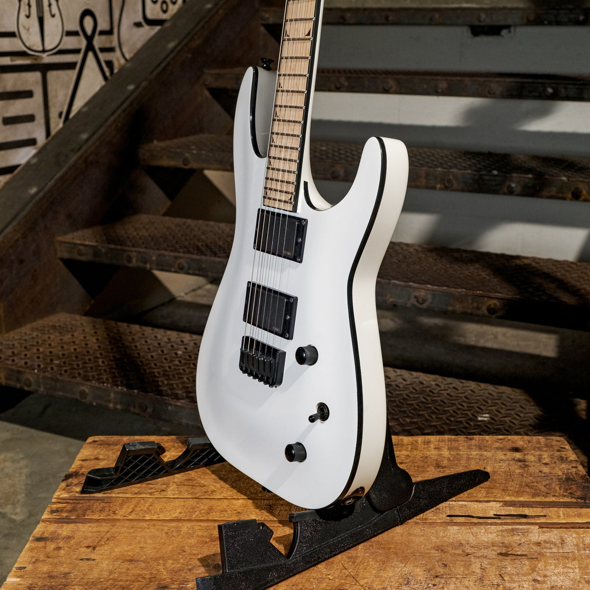 Jackson X-Series Slathxmg (M) 3-6 Soloist White - Used