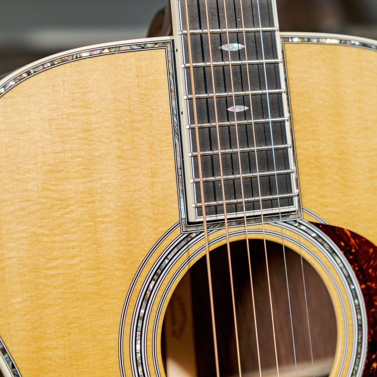 Martin 2019 000-42 Natural With HSC - Used