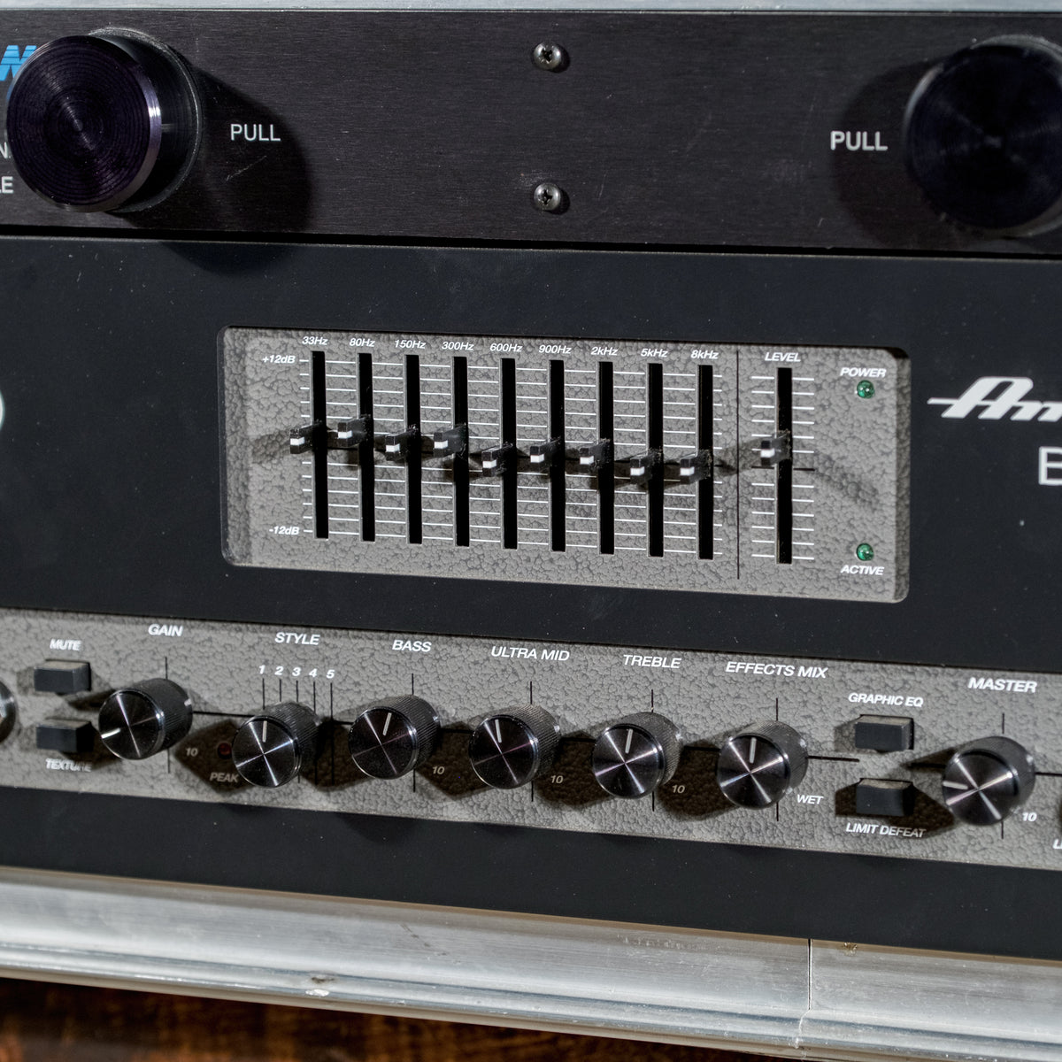 Ampeg B4R 1000W Rackmount Bass Head With Case - Used