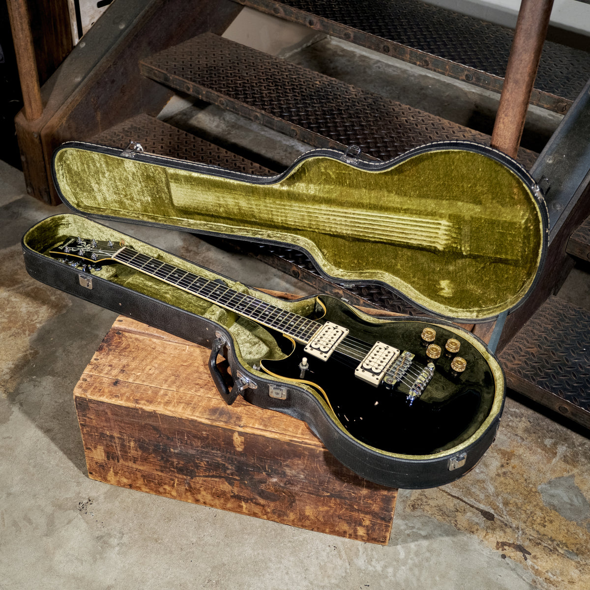 Ibanez 1980 AR-50 With Case - Used