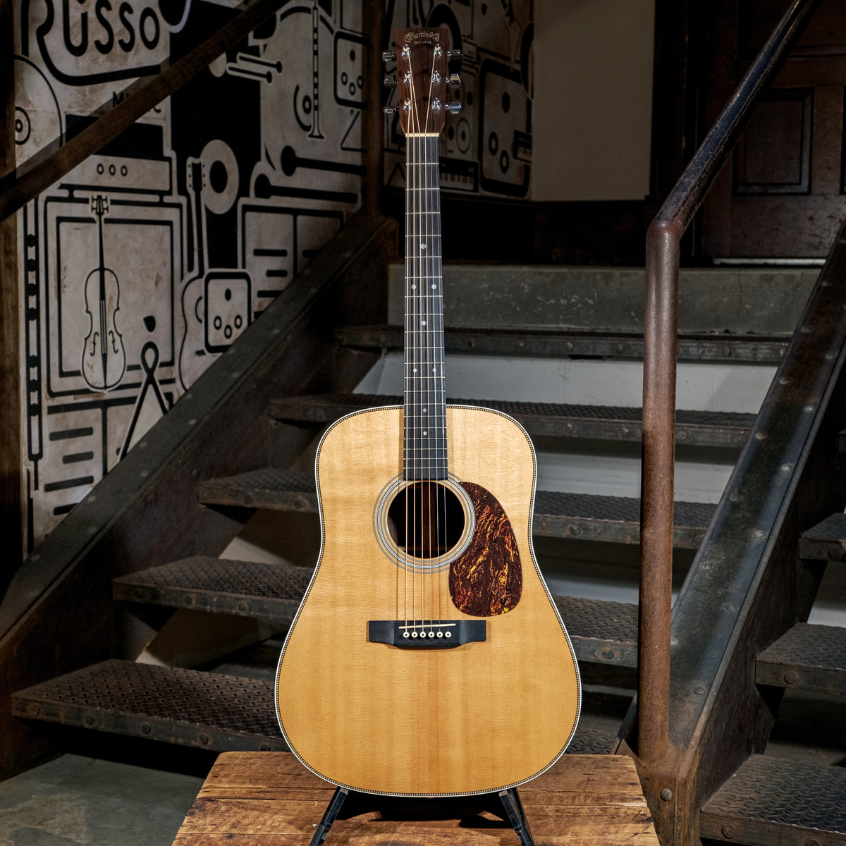 Martin 2006 HD-28 Natural With OHSC - Used