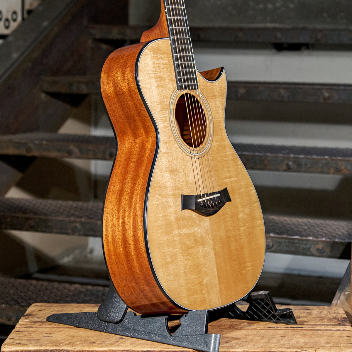 Taylor 1992 512C Natural With OHSC - Used