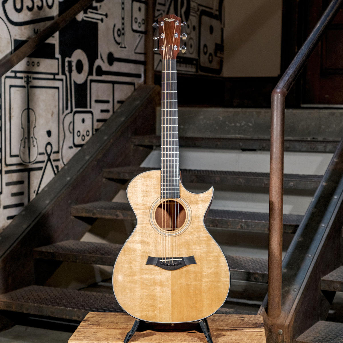 Taylor 1992 512C Natural With OHSC - Used