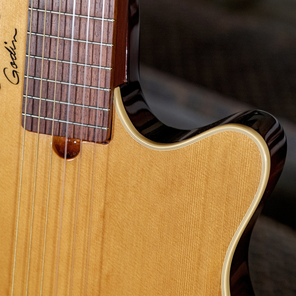 Godin Multiac Grand Core Natural With OGB - Used