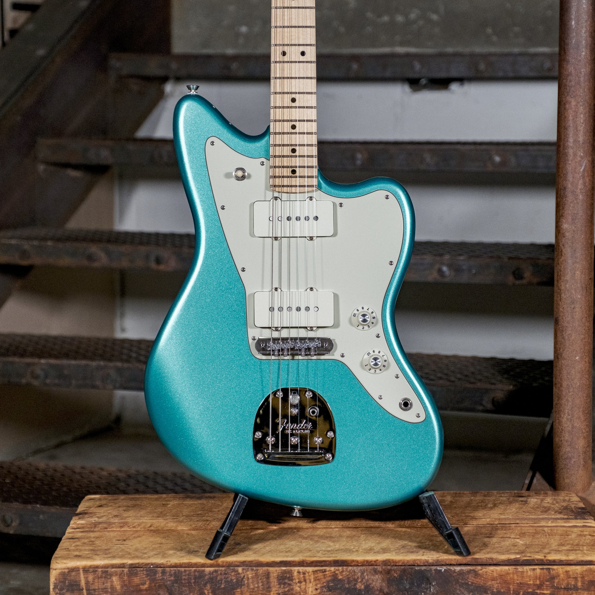 Fender 2017 American Professional Jazzmaster Mystic Seafoam With