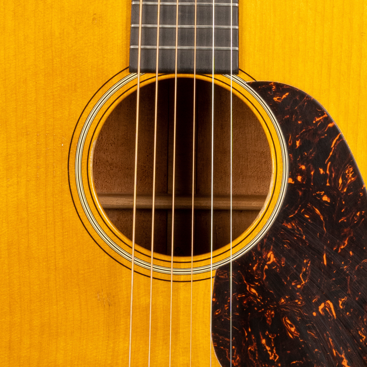 Martin D-18 Authentic 1937 VTS Aged Acoustic Guitar with Case