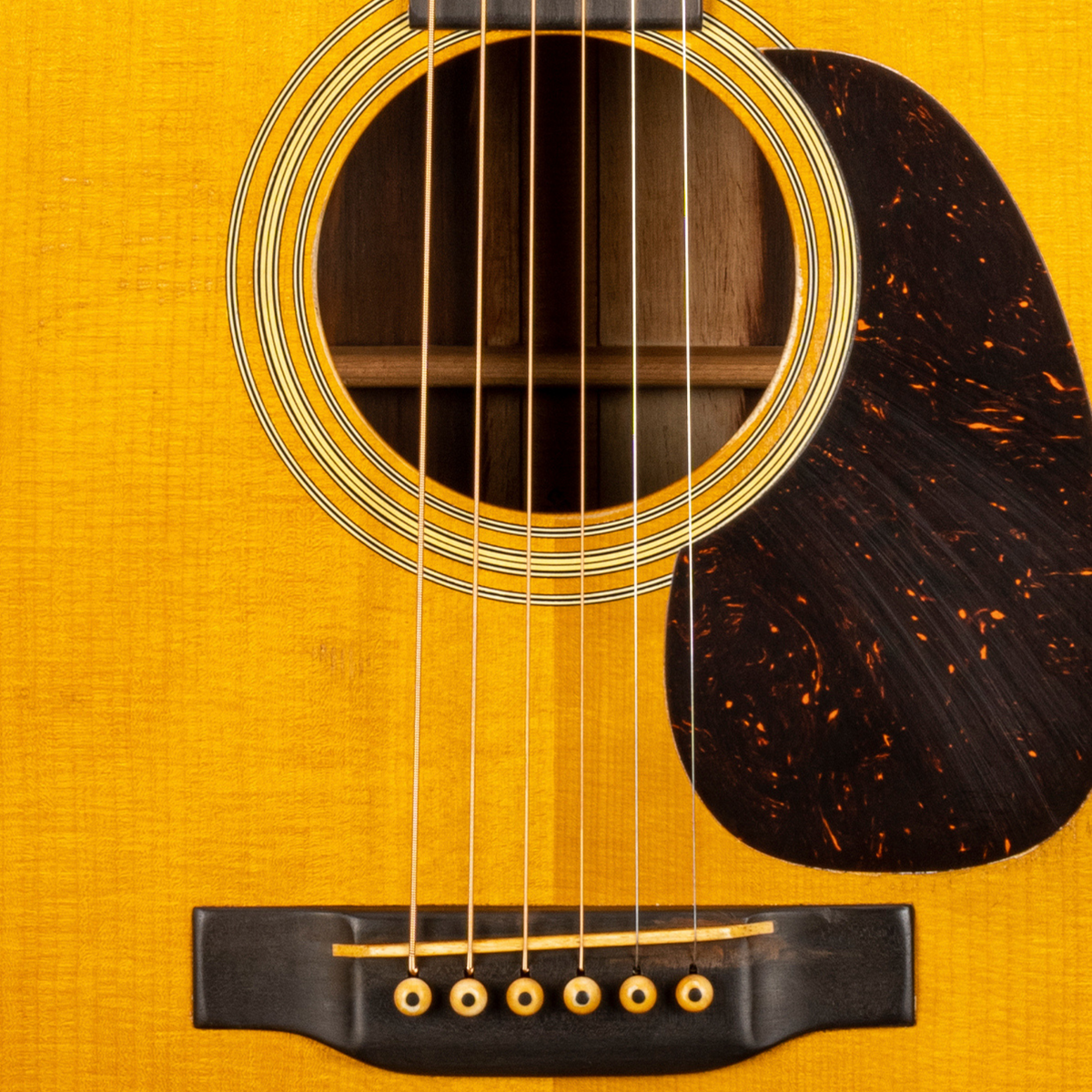 Martin D-28 Authentic 1937 VTS Aged Acoustic Guitar with Case