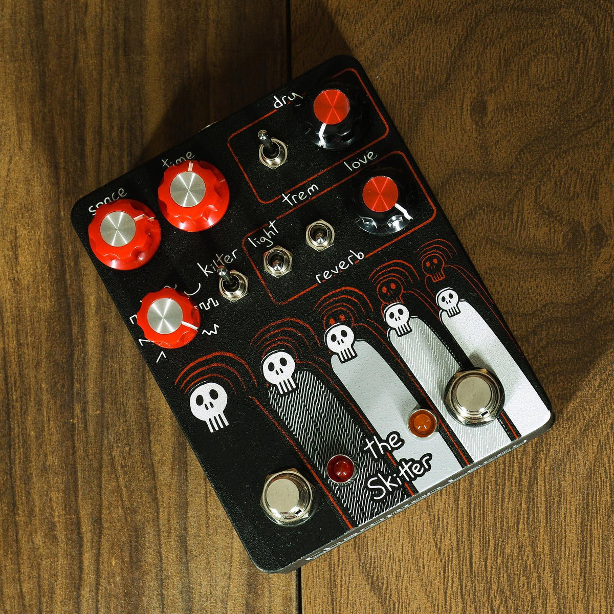 Champion Leccy The Skitter Tremolo and Modulated Reverb