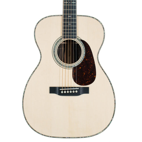 Martin Custom Shop 00 Size 41 Style High Alt, Euro Spruce Top, Macassar Ebony Back And Sides
