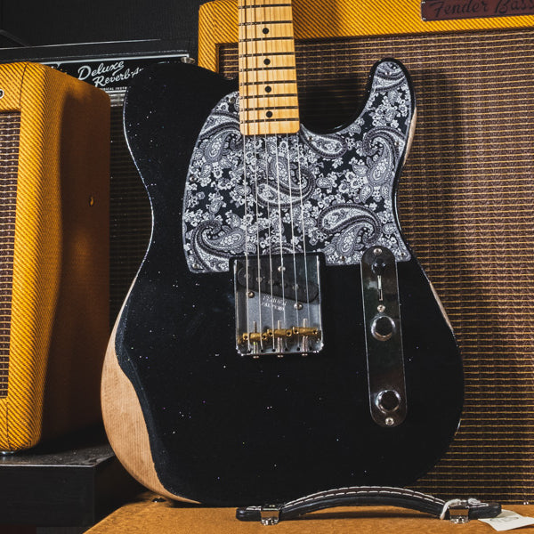 Brad_Paisley_Esquire_Black_Spa