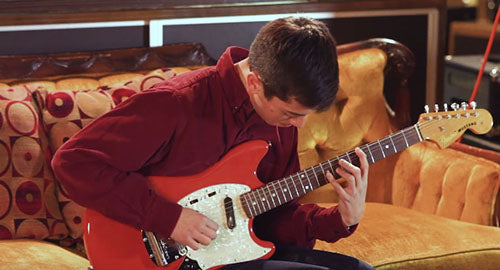 Snacks 067: 2012 Fender Kurt Cobain Mustang, Fiesta Red
