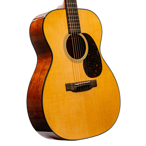 Martin 000-18 Standard Series Acoustic Guitar, Natural w/ Hard Case