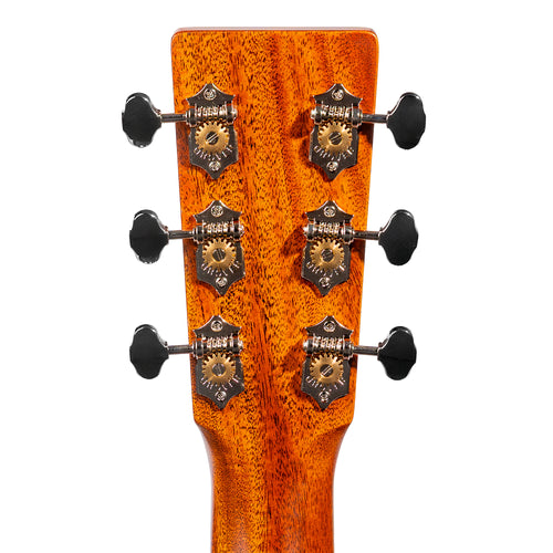 Martin 000-18 Standard Series Acoustic Guitar, Natural w/ Hard Case